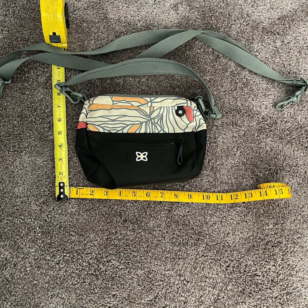 Sherpani Skye “Fiora”  shoulder/  Crossbody Bag